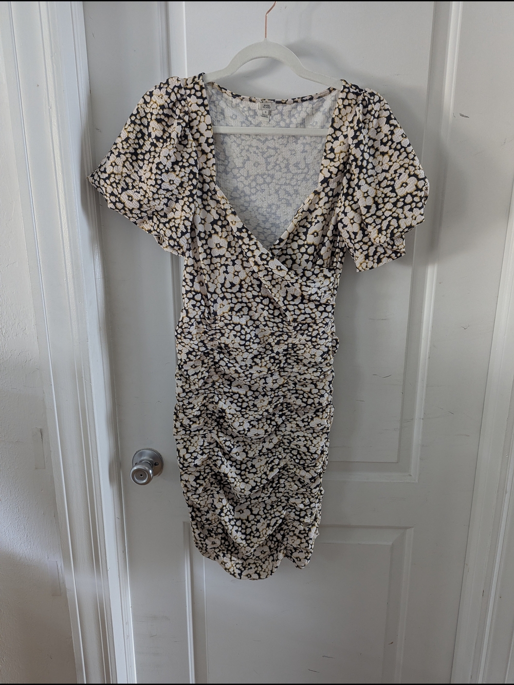 River Island Cream & Black Floral Wrap Ruched Midi Dress